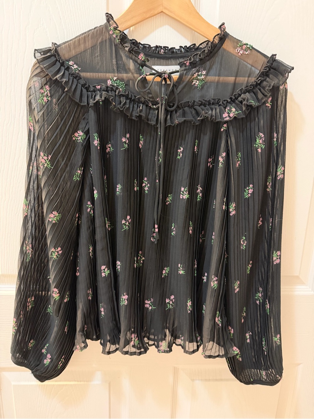 Topshop Oakland Floral Embellished Pleated Blouse Womens 4 Black